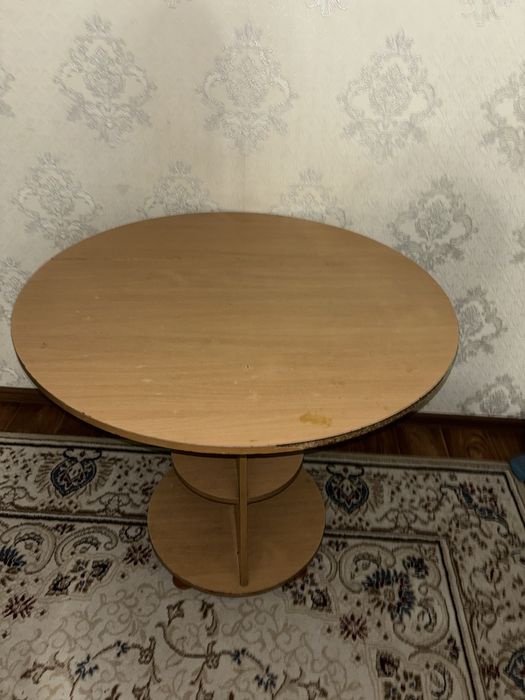 Продается кухонный круглый стол