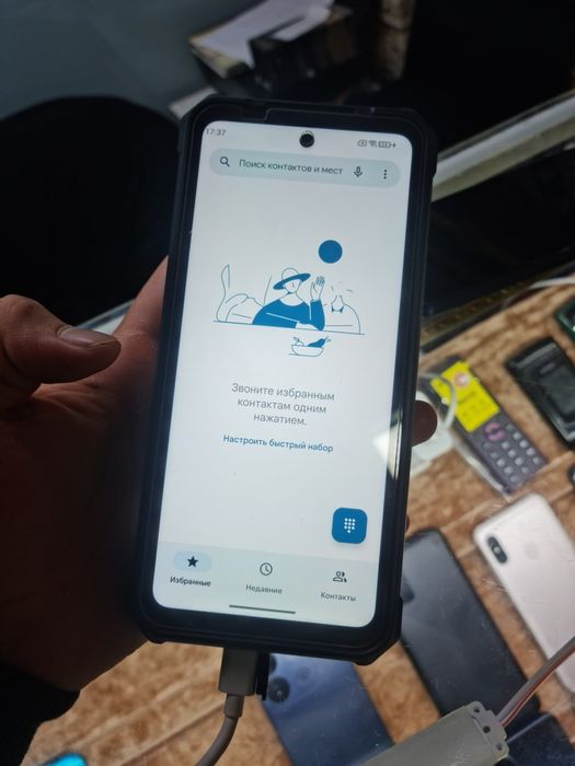 Ulefone armor 24 telefoni oğirligi 0.7kg cha keladi