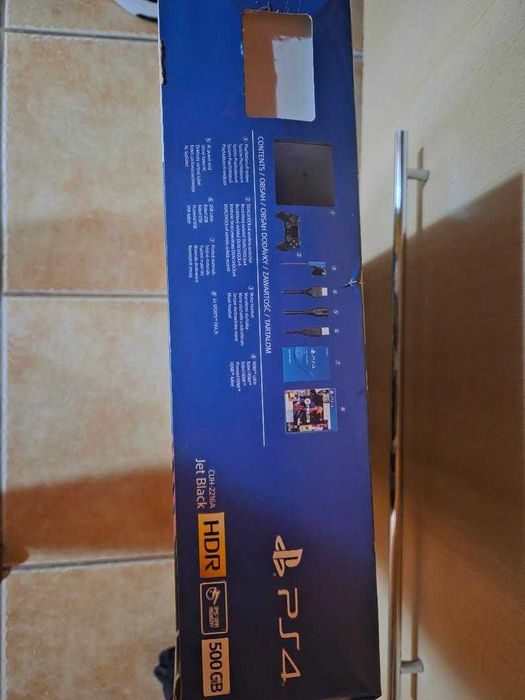 PlayStation .PLUS PS4 HDR 500GB cu jocuri Fifa,Call of Dury,Batman