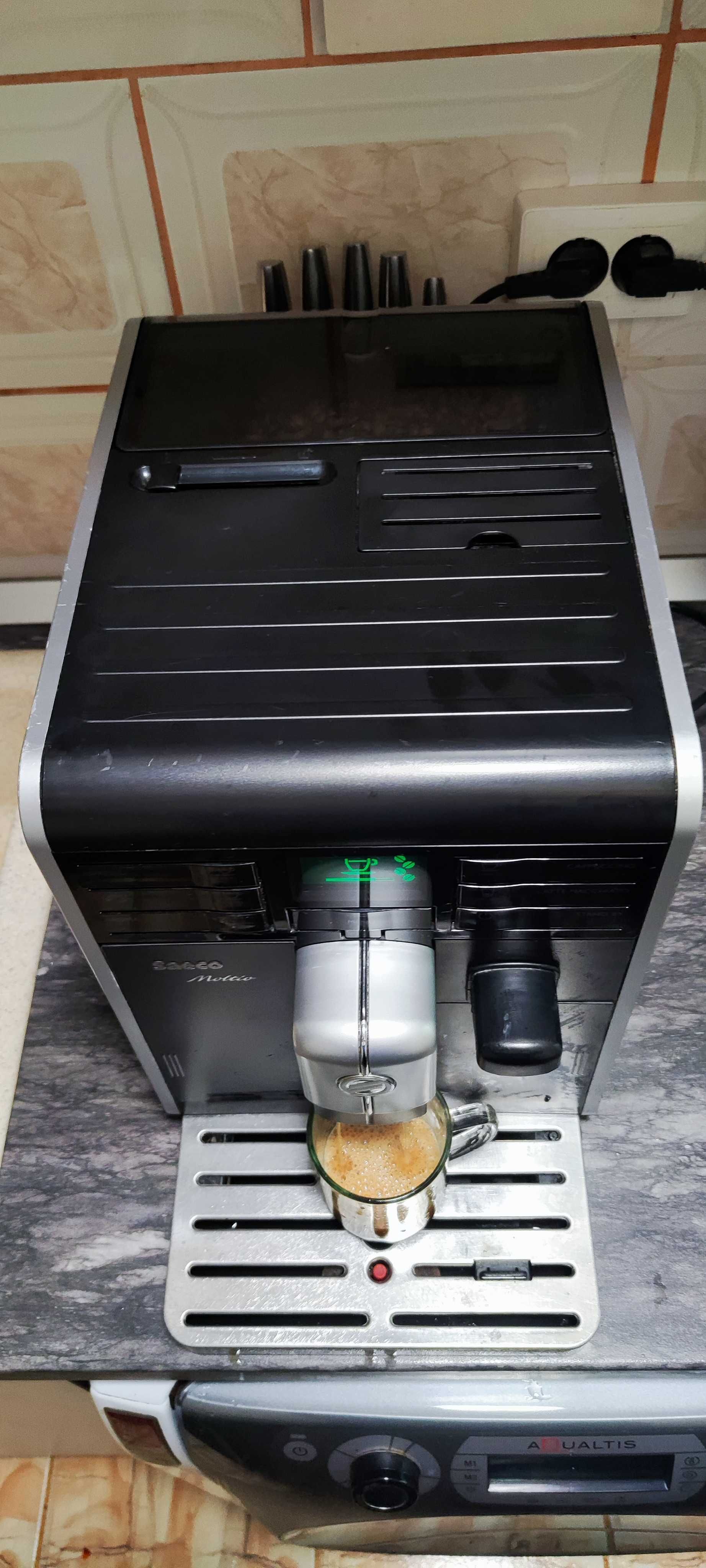 Espressor Automat Saeco Moltio HD8769 cu Cafea Boabe Negru