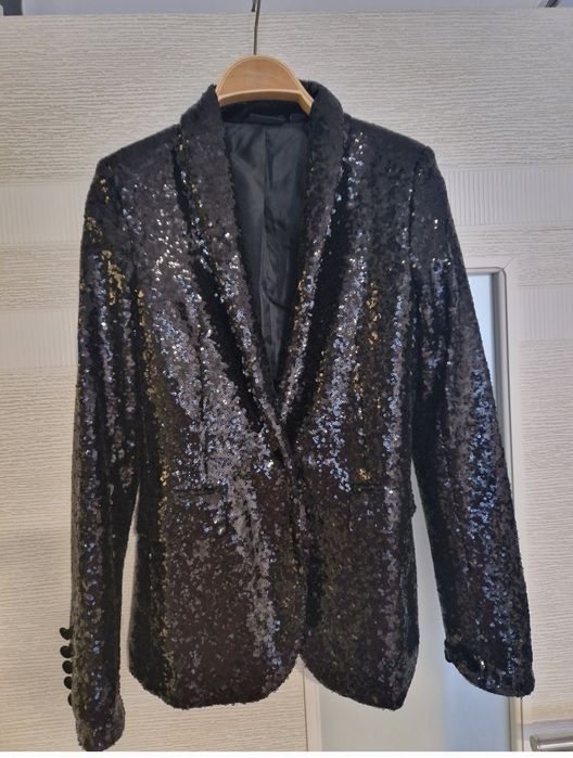 Елегантно пайетено сако