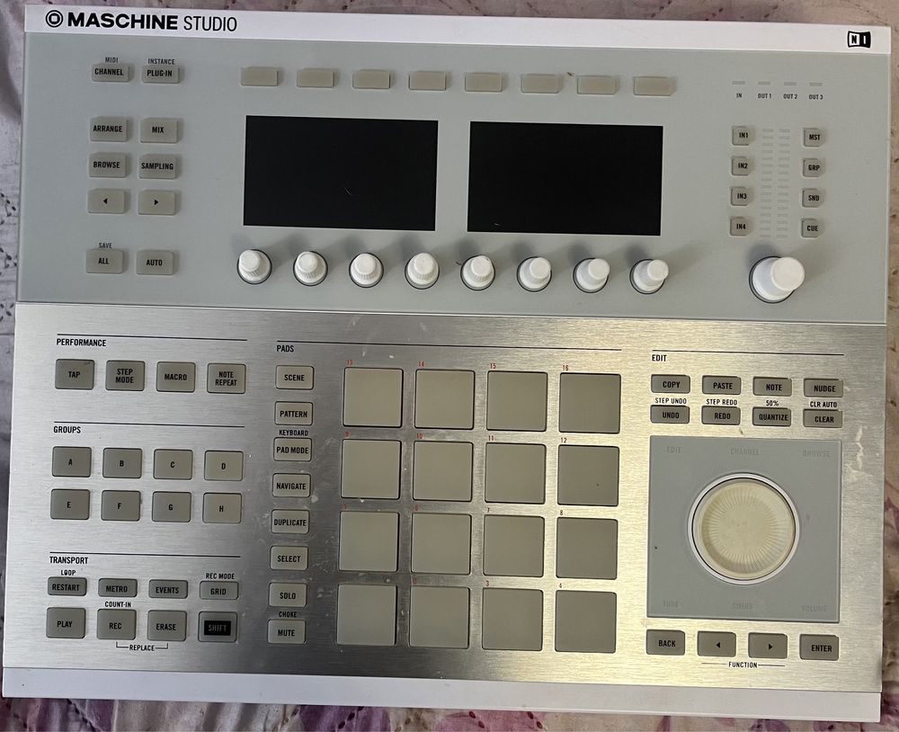 Native Instruments Machine  Studio 2