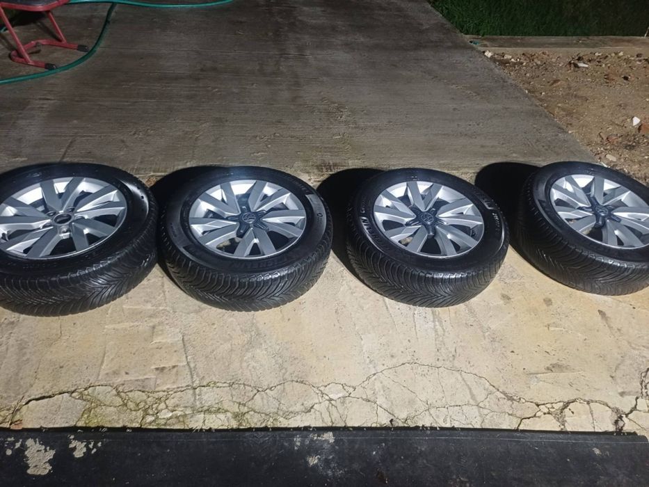 Cauciucuri cu jante 215/60 R 60 M+S