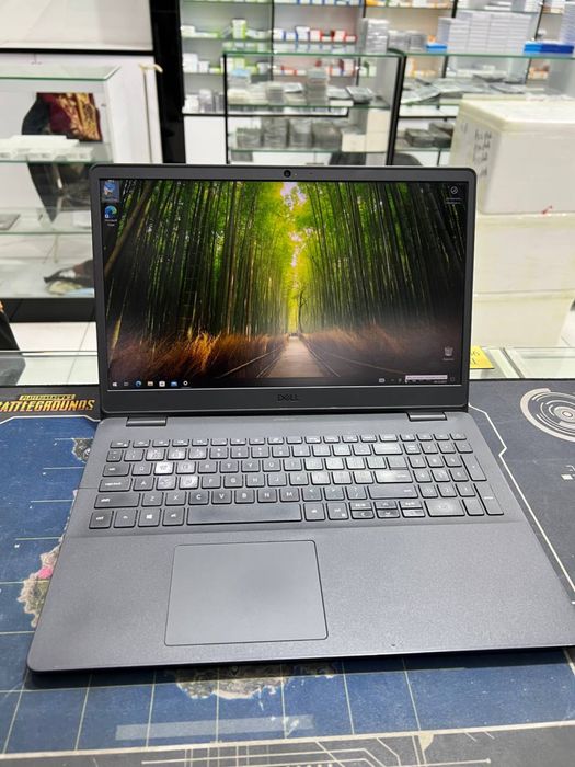 dell inspiron 3501 i5-1035G1 8/256gb holati yaxshi