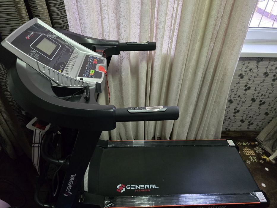 Продаю беговую дорожку General Fitness GF-5030M