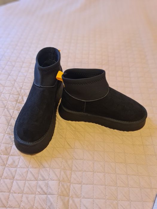 Ugg im piele întoarsă 39
