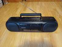 Vînd radiocasetofon PANASONIC