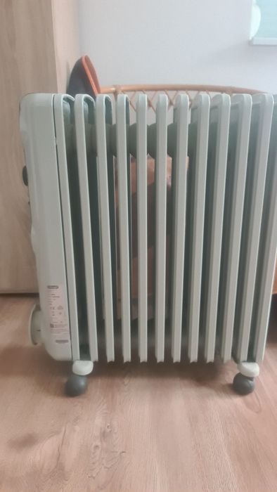 Маслен радиатор Delonghi TRRS1225 2500W мощност