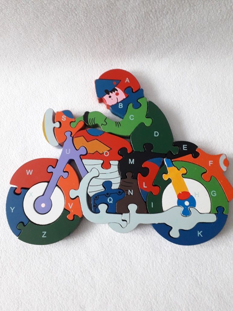 Puzzle din lemn motociclist