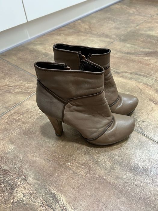 Дамски боти със скрита платформа