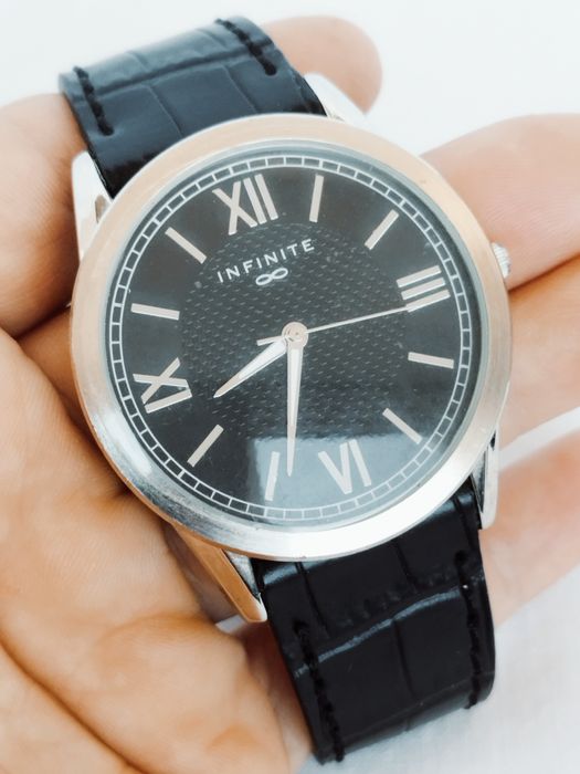 Ceas barbatesc Infinite cu quartz, din otel inoxidabil.