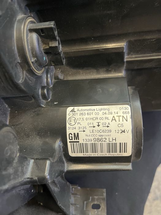 ляв фар OPEL ZAFIRA C 2012