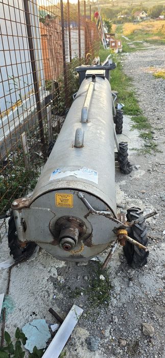 Vând centrifuga de covoare