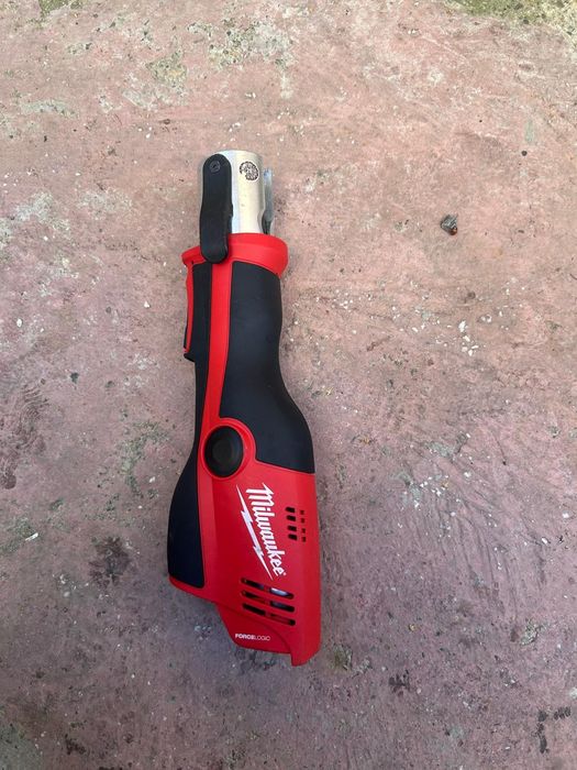 Presa sertizat Milwaukee M12 HPT 2024