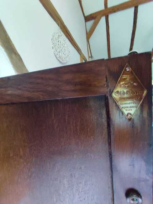 Dulap lateral Old Charm Furniture-Restaurat