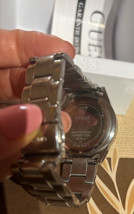 Ръчен дамски часовник GUESS