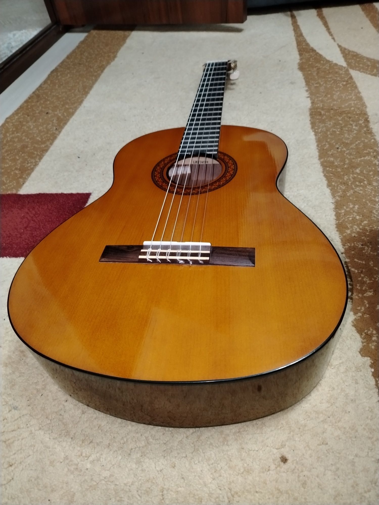Гитара YAMAHA новая, с коробкой и чехлом