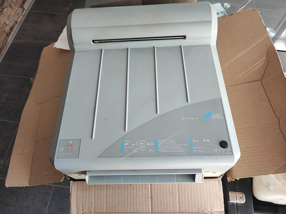 Машина за проявяване на рентгенови снимки Durr Dental XR24 NOVA.