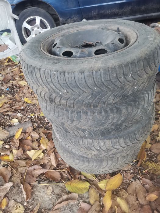 Зимни Гуми с джанти 14ки 165/70/R14 Michelin за vw polo поло