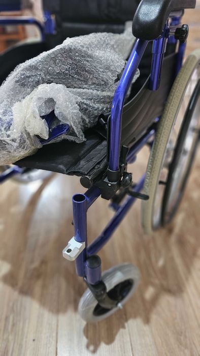 Кресло-коляска для инвалидов