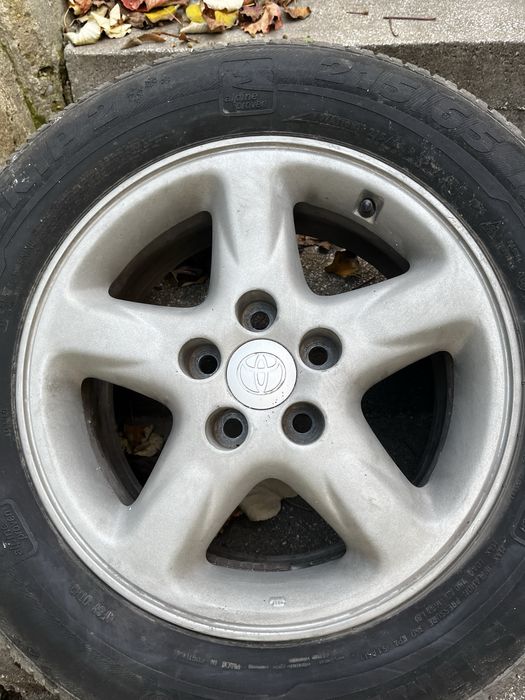 Джанти с гуми от Toyota RAV 4