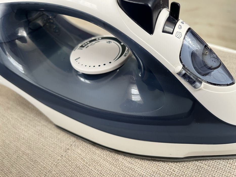 Ютия Philips Comfort 2000W