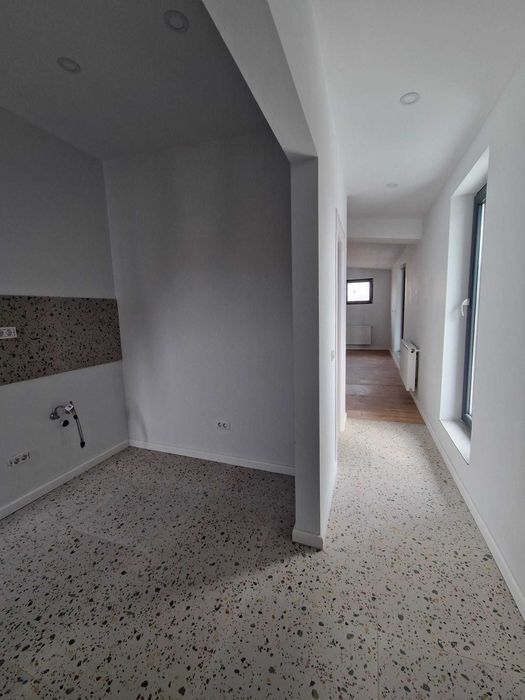 Inchiriez 4 cam-bloc nou-Regie-5'metrou Crangasi, nemobilat