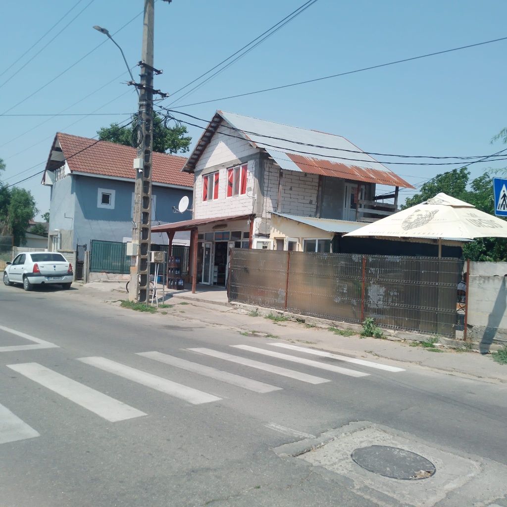 Casa + spatiu comercial de vanzare
