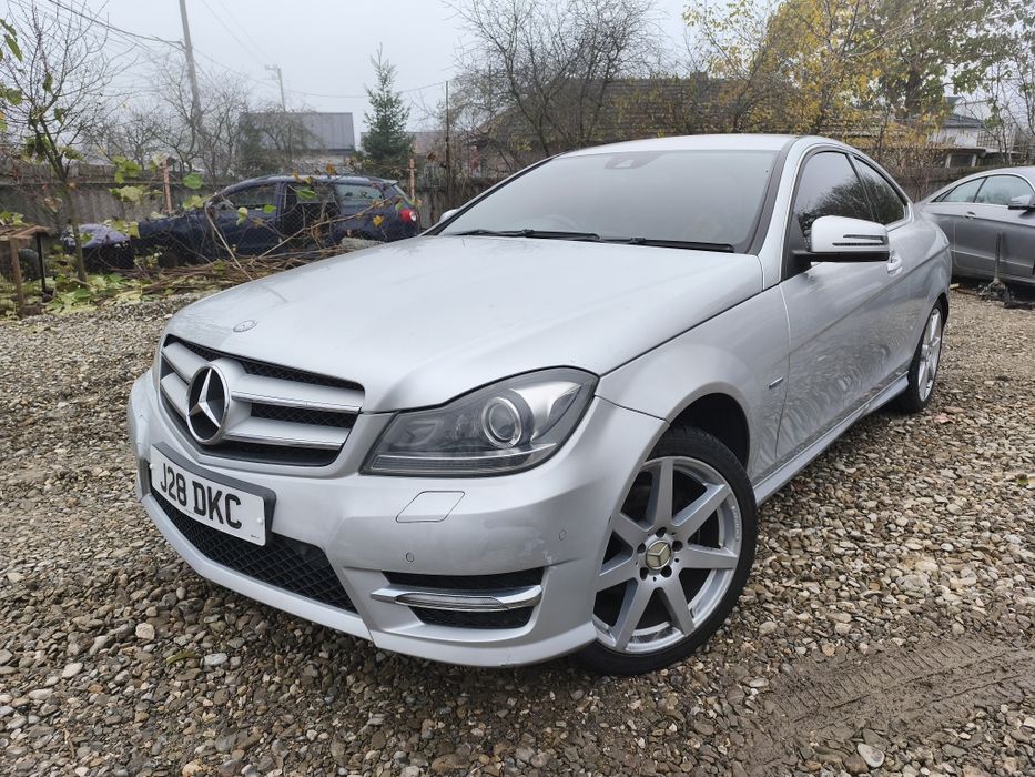 Dezmembrez Mercedes C Coupe AMG  W204 și 4 uși