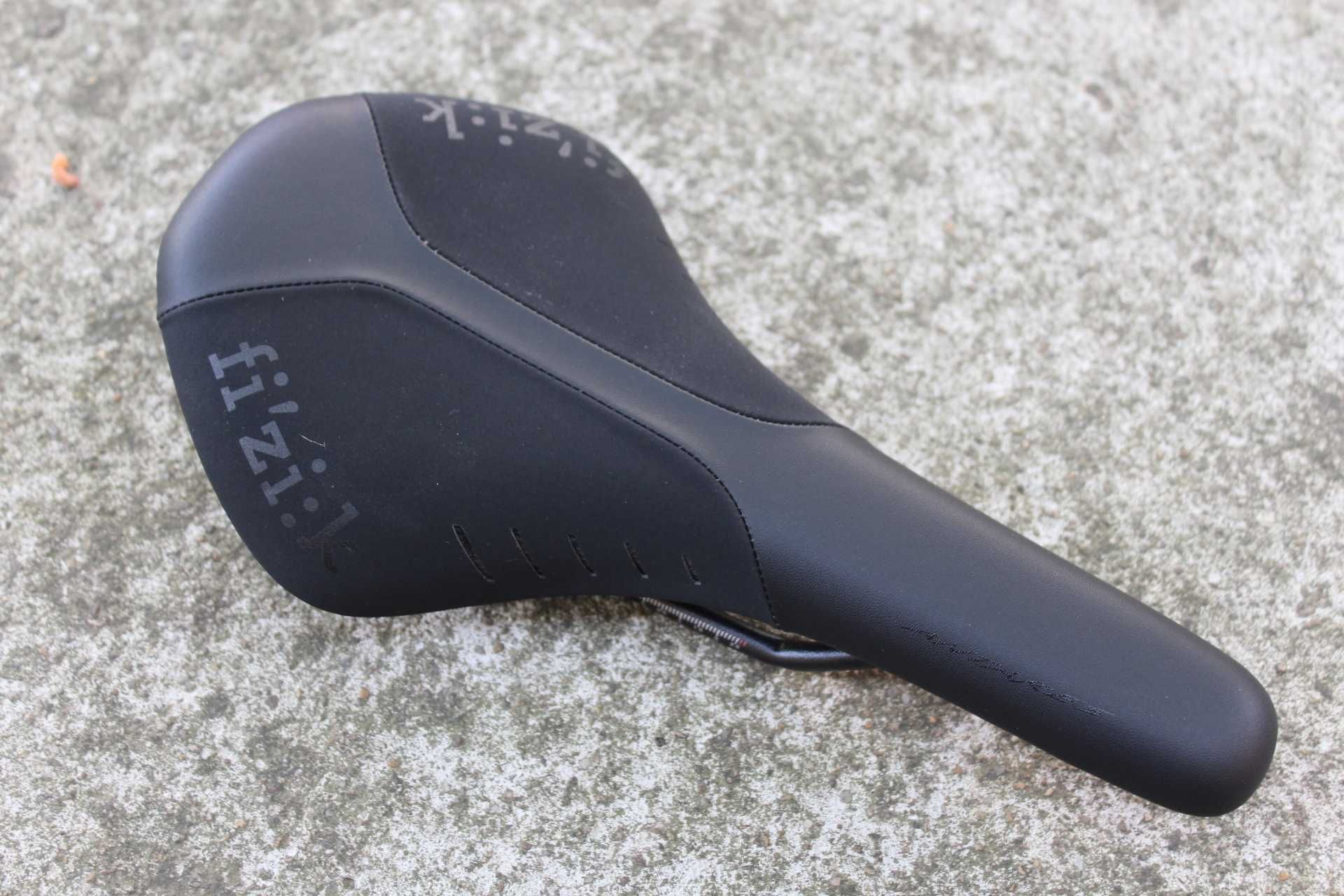 Sa bicicleta Fizik Antares R7 MTB-Road