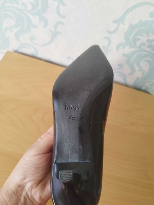 Hogl 37,5  черни обувки на тънък ток
