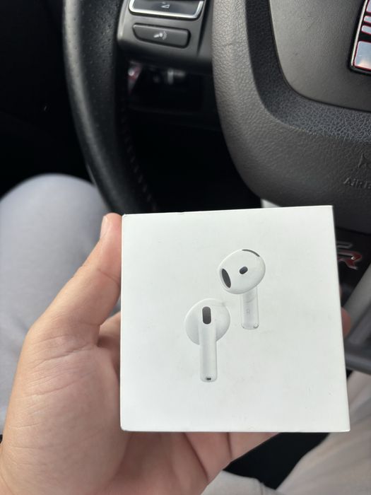 Airpods 4 with Active Noise Cancellation sigilate