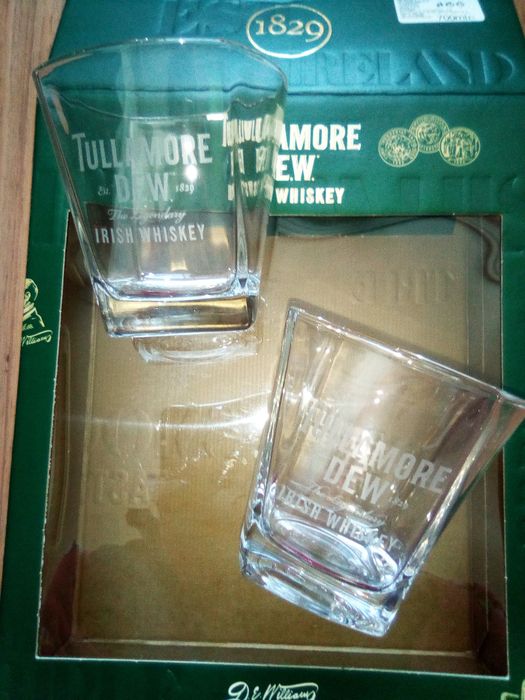 Чисто нови ! 2 чаши Tullamore Dew