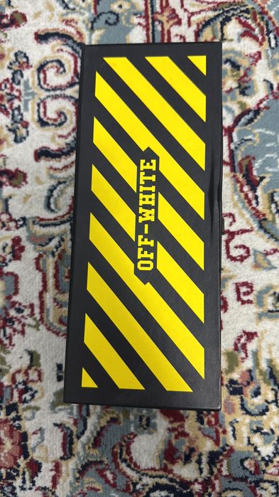 OFF-WHITE длинные носки