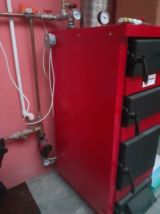 Încălzire în pardoseala, Instalator pompa de caldura