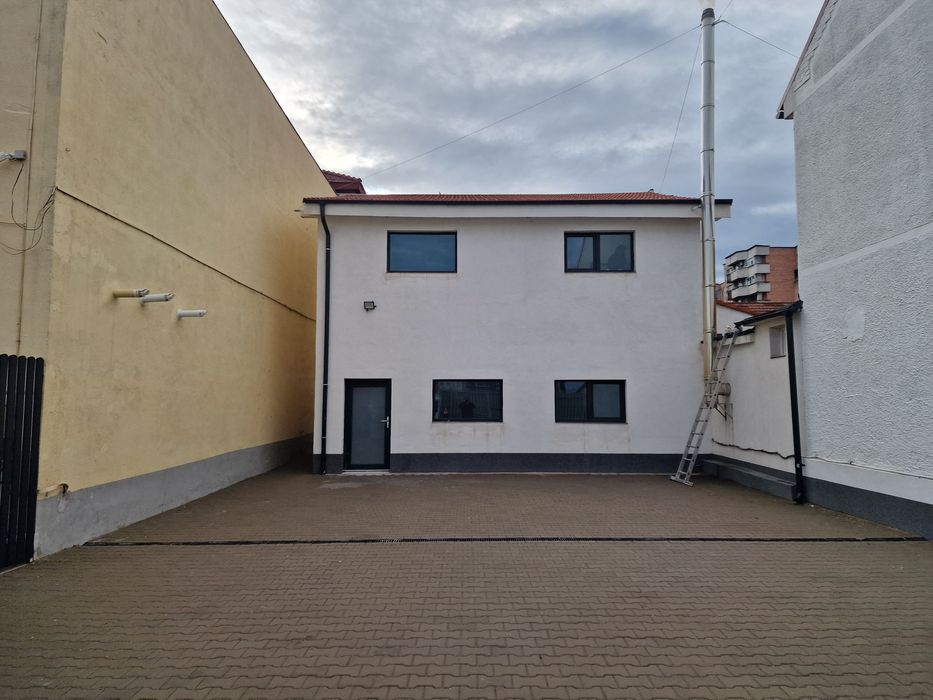 Inchiriez spatiu comercial 34mp Blv Decebal