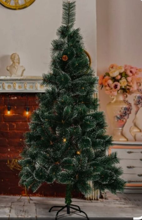 Ёлка высотой  1.5 метра
