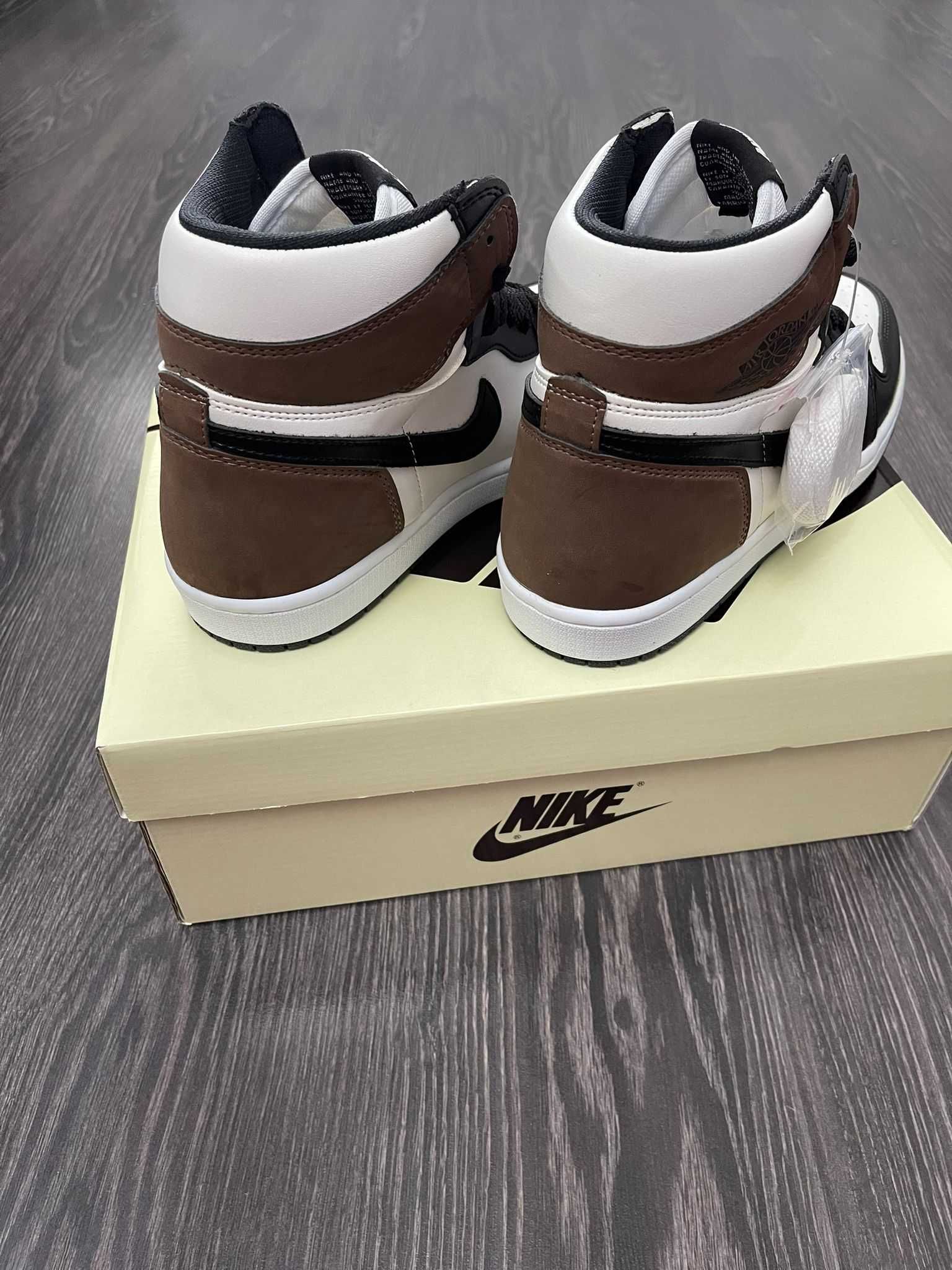 Jordan 1 High Dark Mocha | Adidasi NOI cu sireturi extra