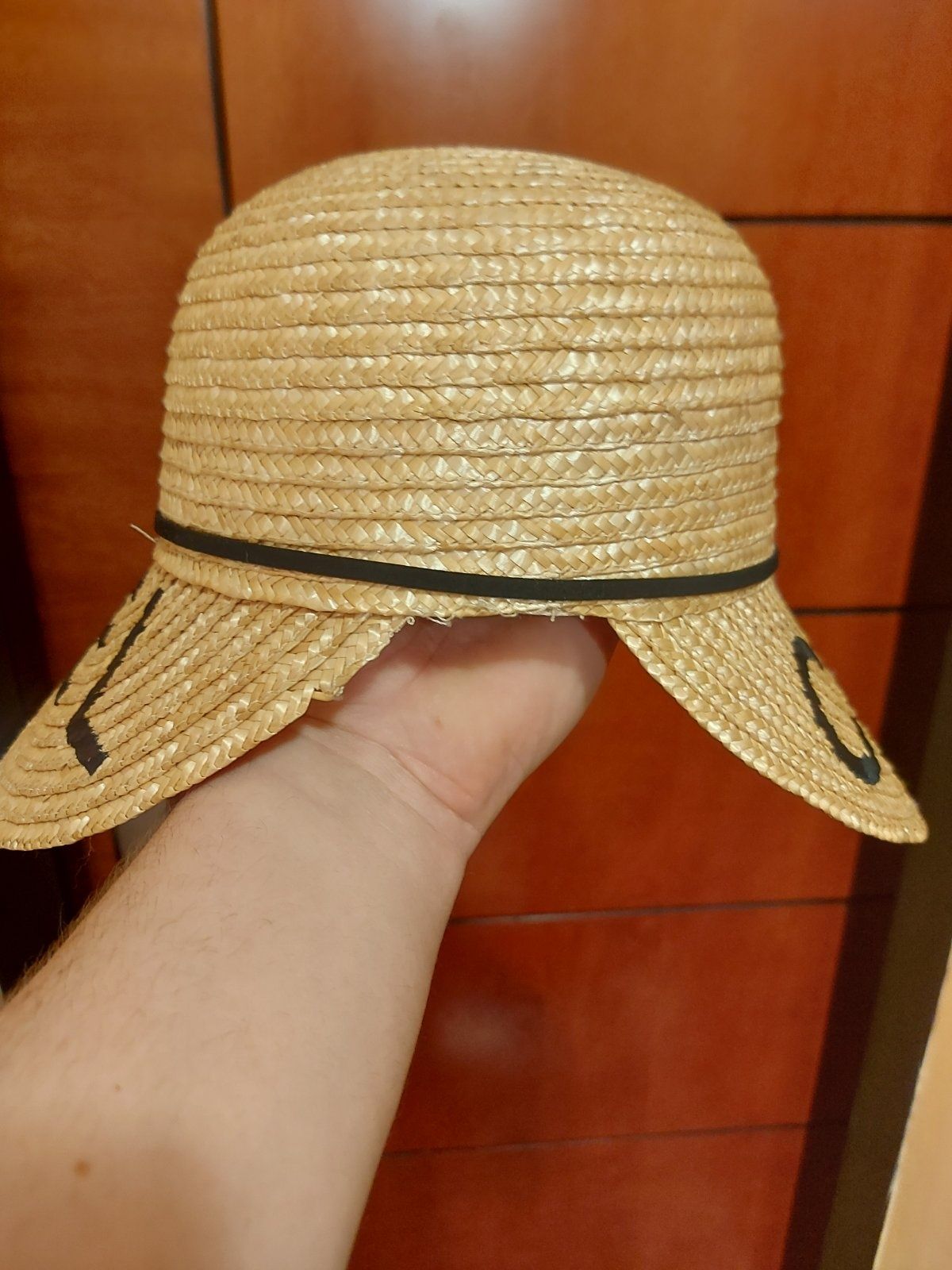 Плажна шапка на Chanel