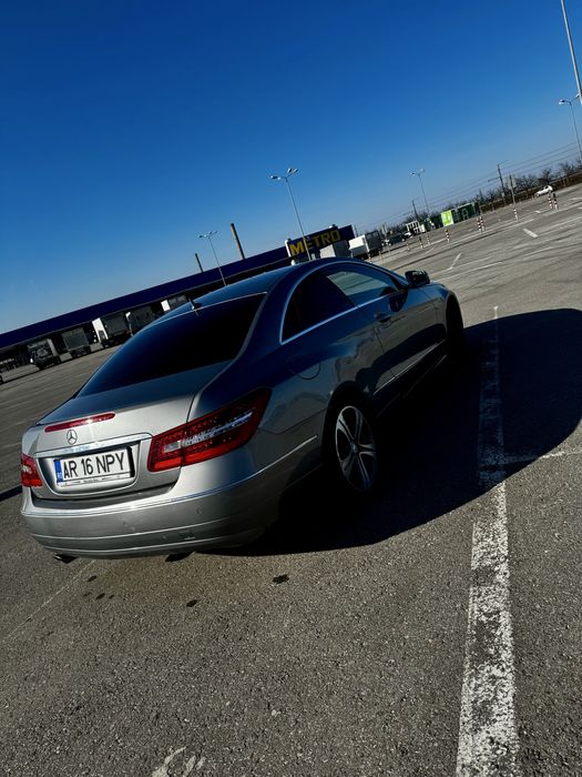 Mercedes E220 coupe