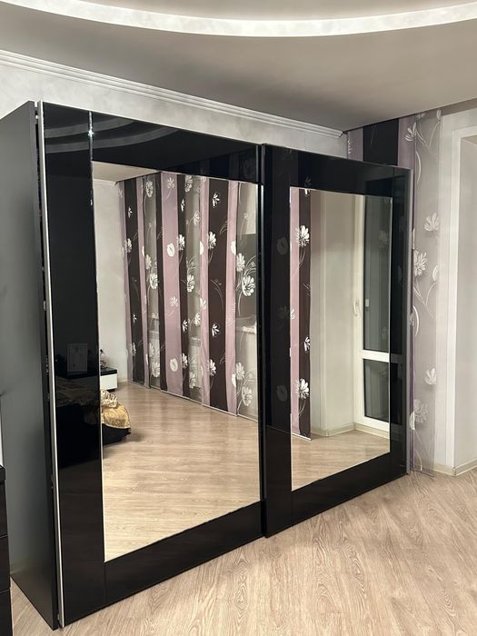 Продам спальный гарнитур натуральное дерево