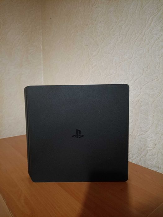 Playstation 4 slim