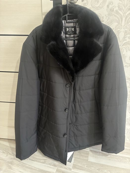 Продам куртку новую