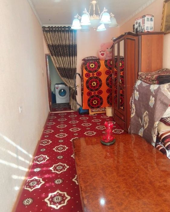 Samkochda 2 xonali uy sotiladi padvali bilan