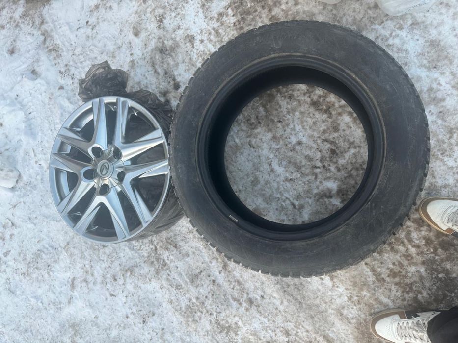 Продам шины с диском