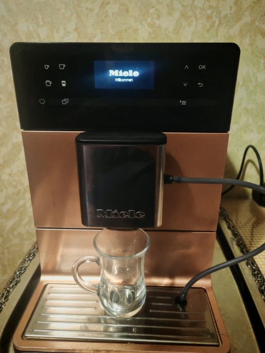Автоматична кафемашина Miele CM 5500 Rose Gold