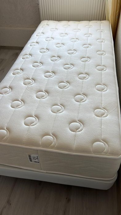 Paturi din catifea cu saltele profesionale