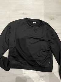 Спортна блуза с черен клин 7лв