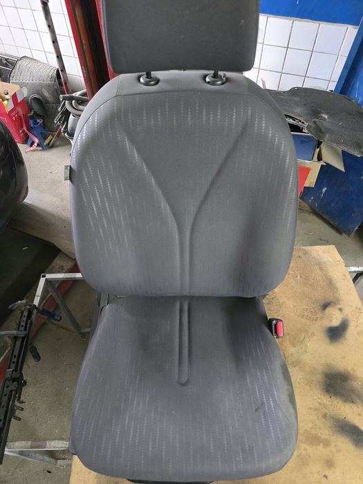 Седалка за Тойота Ярис 2009г.