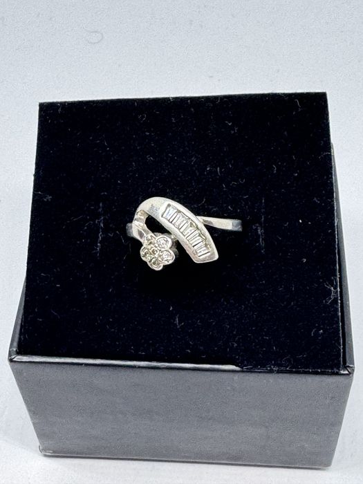 сребърен дамски пръстен 3.35гр 925